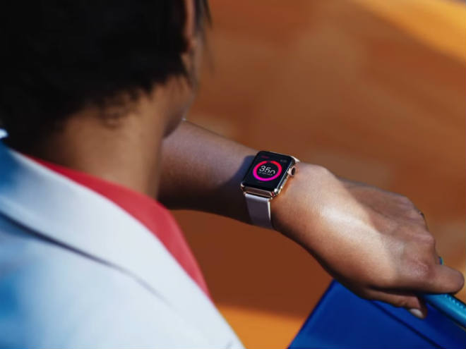 Apple Watch prueba que la moda le sigue quedando grande a los gadgets •