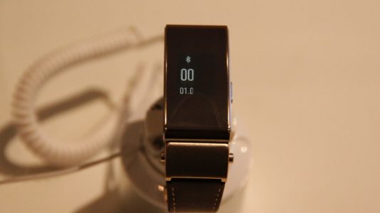 TalkBand B2