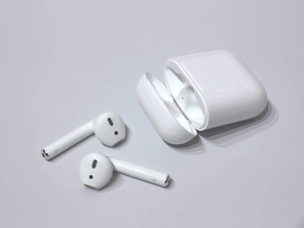 Apple prepara nuevos AirPods más caros y completos para 2019