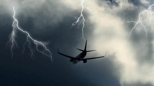 AVIÓN TORMENTA