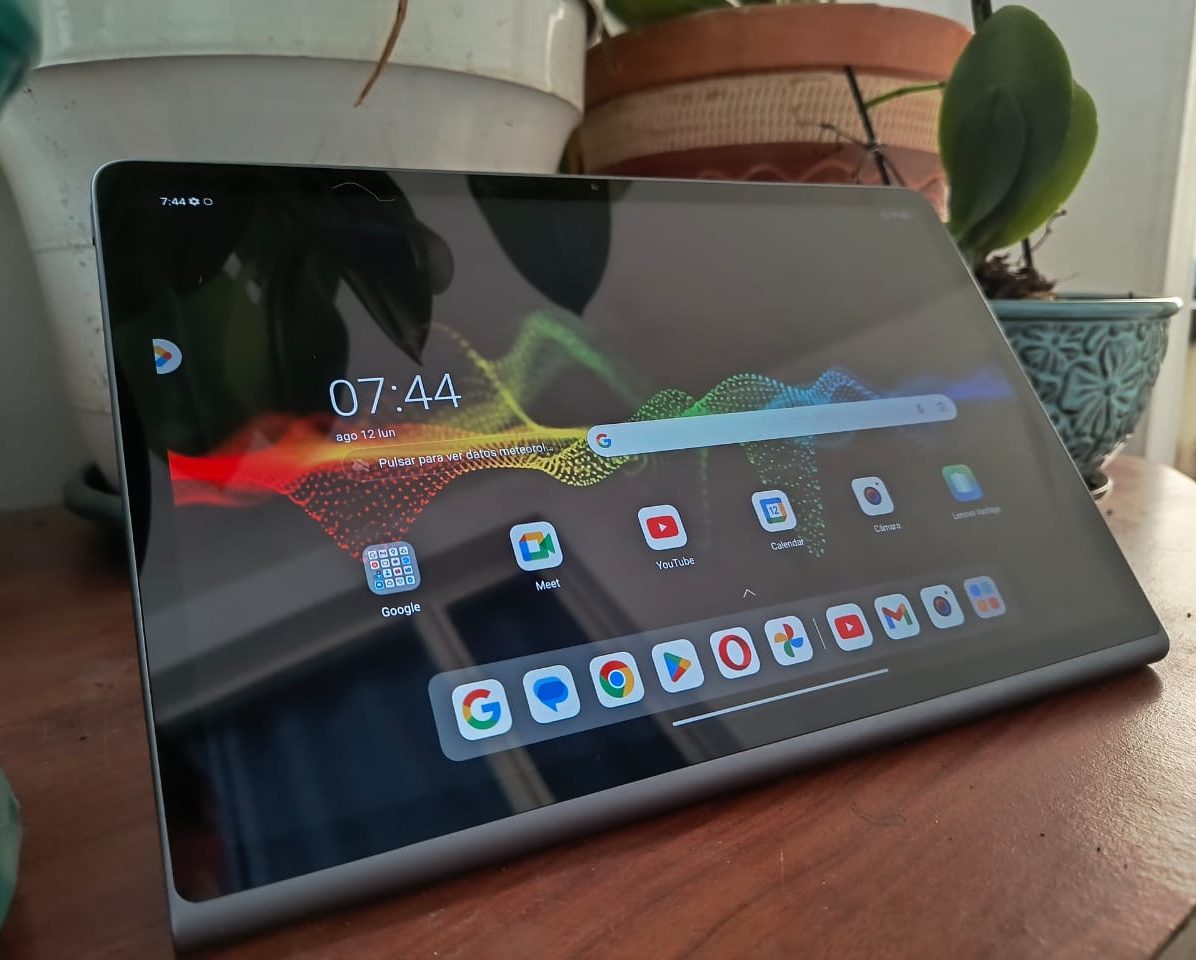 Review Lenovo Tab Plus, una tableta que cumple su misión: entretenimiento envolvente