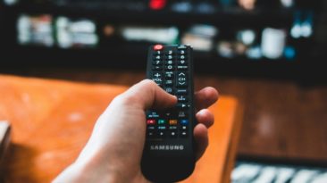 Ha llegado la era de los subtítulos en TV y streaming creados con inteligencia artificial