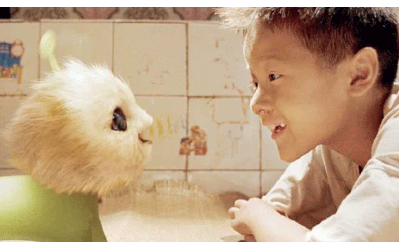 En China están combatiendo la depresión en niños y jóvenes con una mascota robot parecida a CJ7